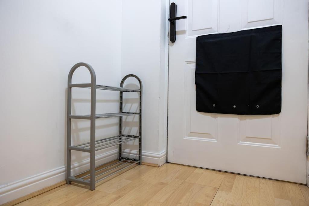 Morden London Apartment, By The Sea With Free Parking Londres Exterior foto