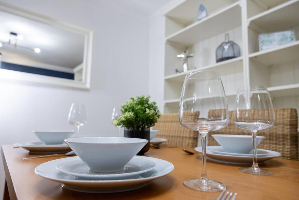 Morden London Apartment, By The Sea With Free Parking Londres Exterior foto