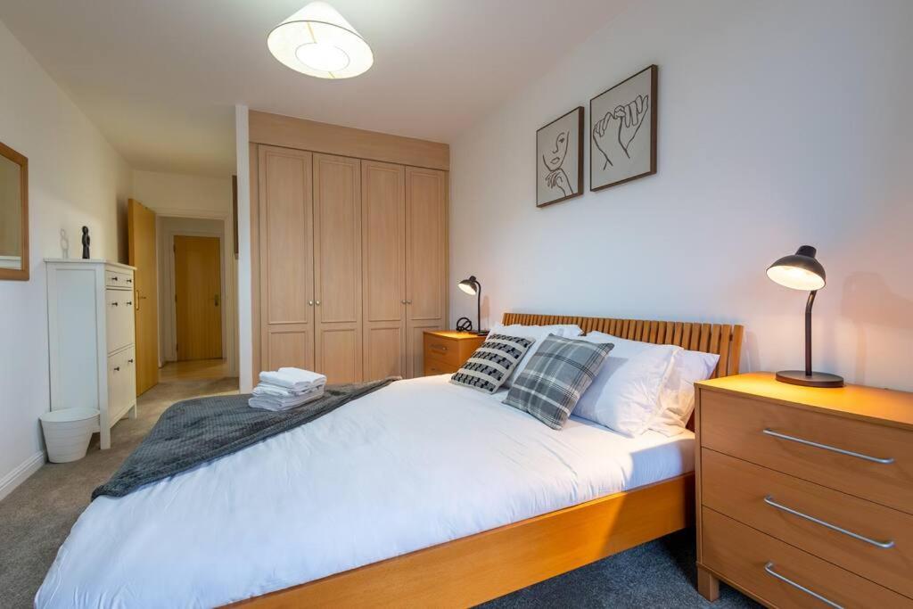 Morden London Apartment, By The Sea With Free Parking Londres Exterior foto