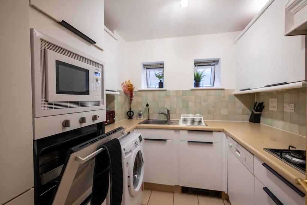 Morden London Apartment, By The Sea With Free Parking Londres Exterior foto