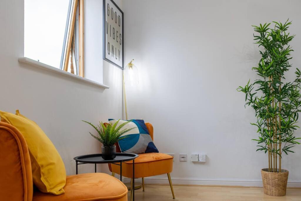 Morden London Apartment, By The Sea With Free Parking Londres Exterior foto